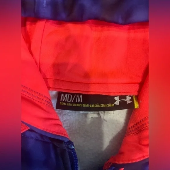 Under armor- girls medium zip up hoodie - Picture 3 of 4